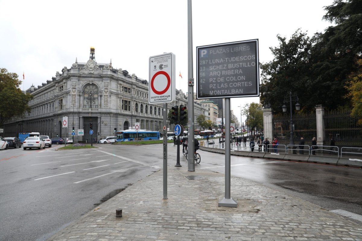 El Ayuntamiento activa las pantallas de información sobre los aparcamientos de Centro