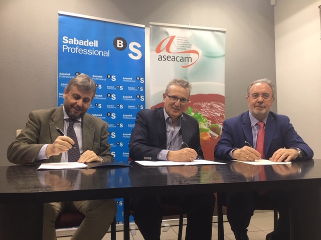 Aseacam firma un acuerdo de colaboración con BancoSabadell