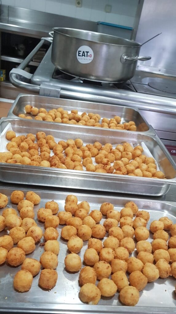 OIDO COCINA GOURMET: Croquetas solidarias