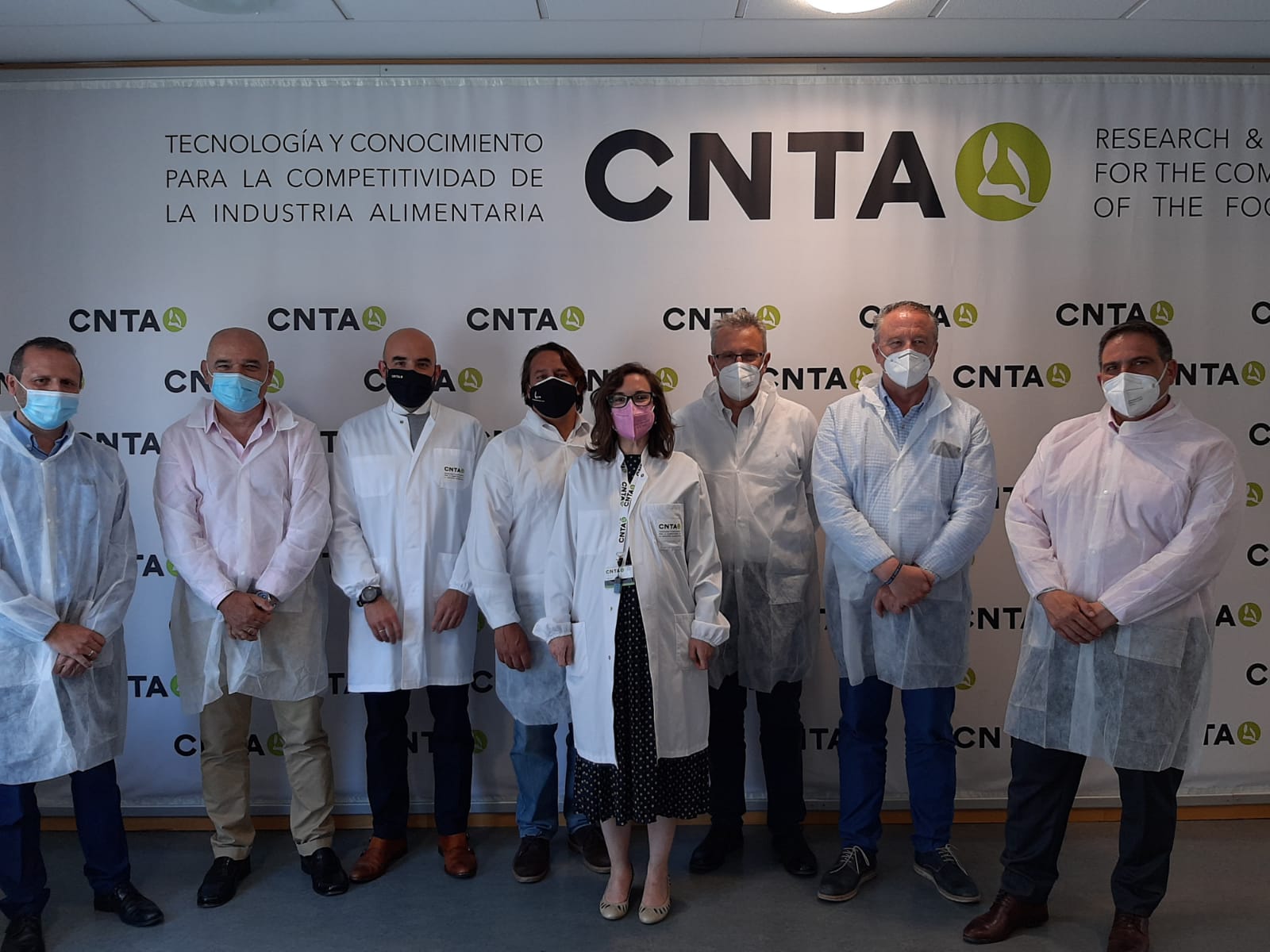 Miembros de la junta directiva de ASEACAM visitan el CNTA
