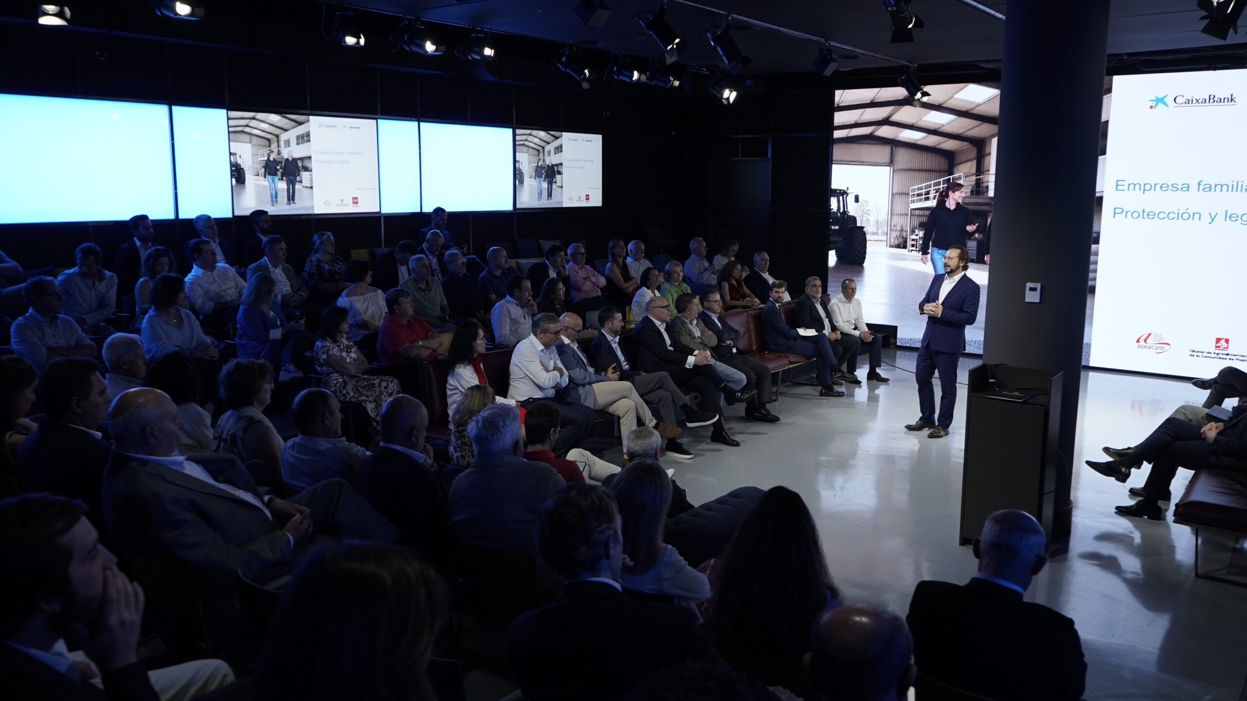 ASEACAM y AgroBank impulsan el sector agroalimentario de Madrid